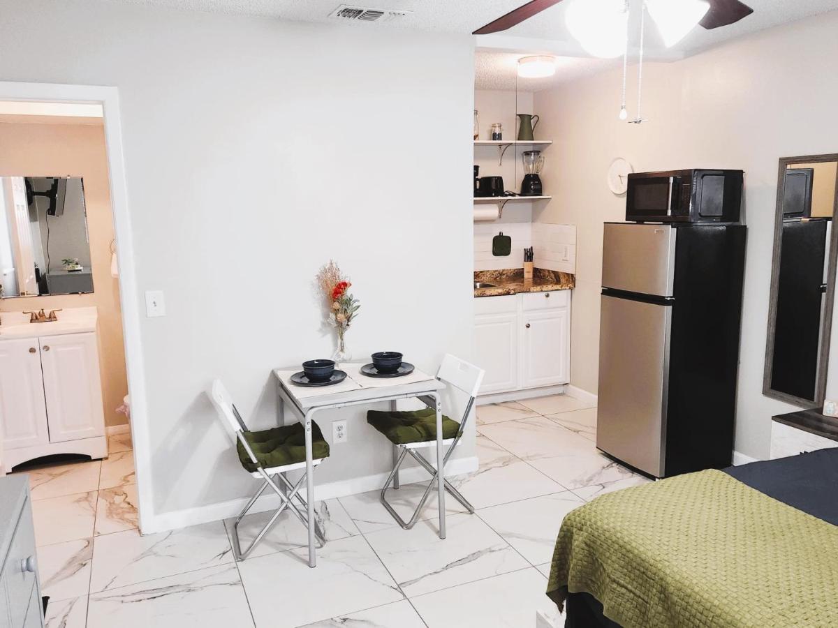 Adorable Mini Suite In Tampa Exterior foto