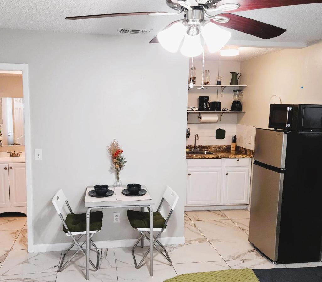 Adorable Mini Suite In Tampa Exterior foto